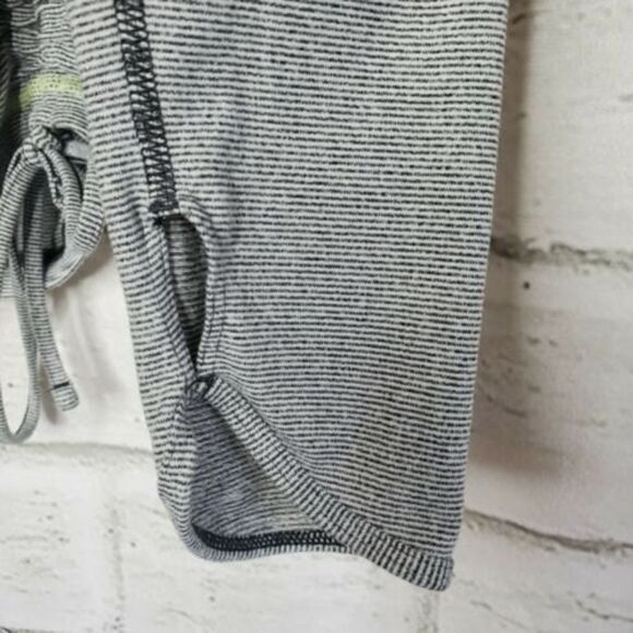 Lucy Tech Striped Ruched Top Womens Large Gray Thumb Hole Pullover Crew Shirt - Picture 6 of 9